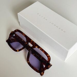 NWT Elisa Johnson Jane in Red Tortoise Sunglasses